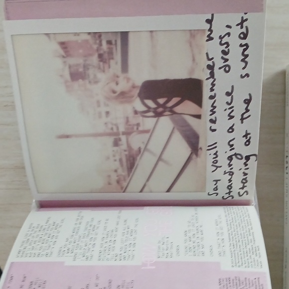 Offical TAYLOR SWIFT 1989 Deluxe CD - 13 Polaroids 1989 Deluxe Edition CD - Picture 12 of 16